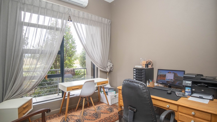 4 Bedroom Property for Sale in The Coves North West